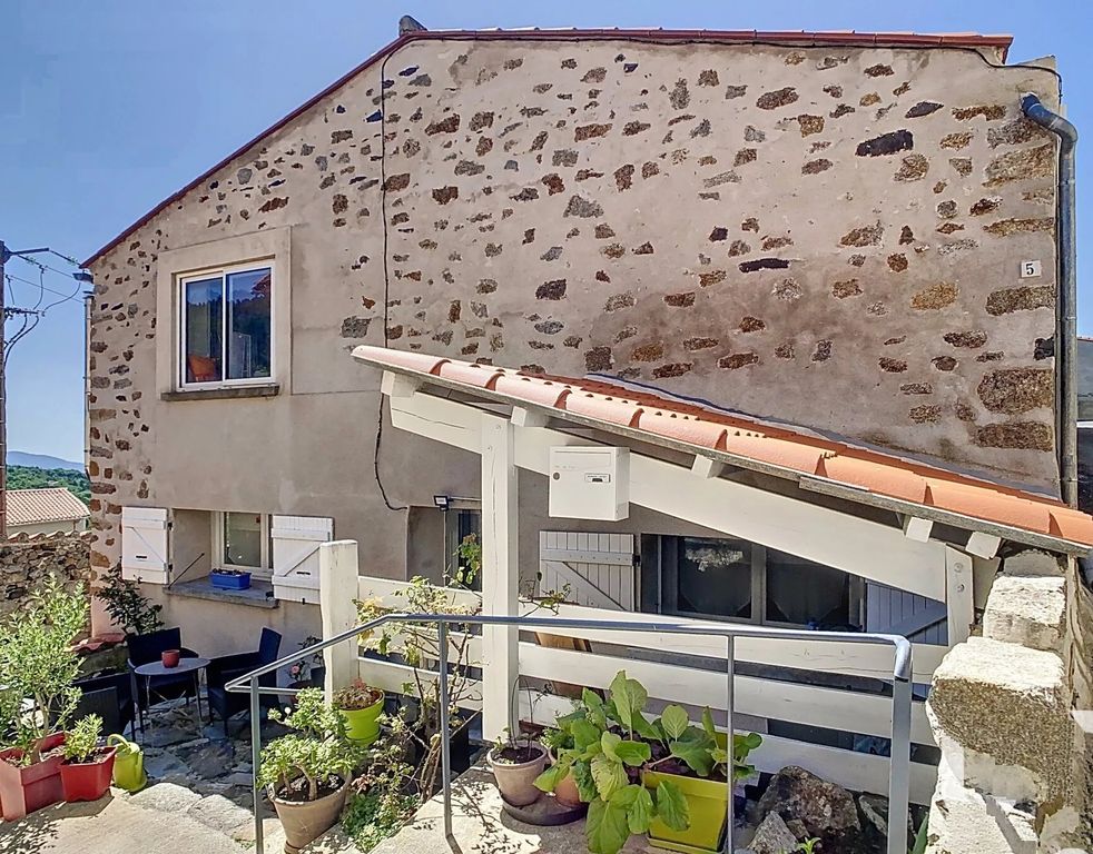 Property photo 1 of 9