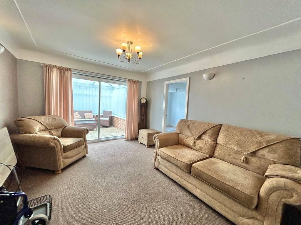 Property photo 2 of 10 Picture No. 06