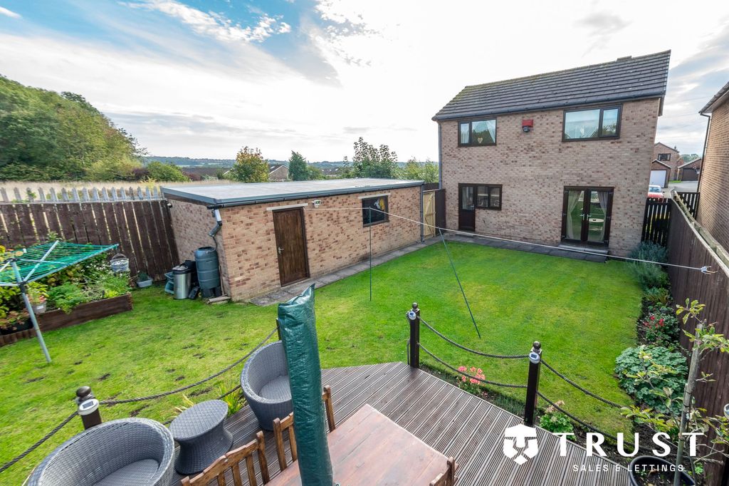 Property photo 2 of 30