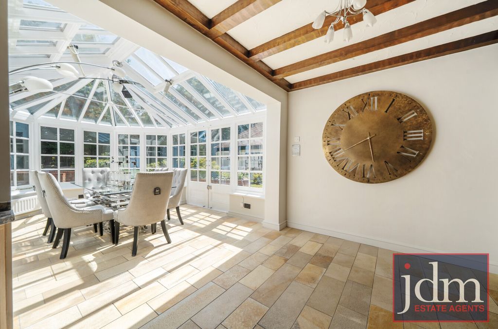 Property photo 1 of 24 Garden Room