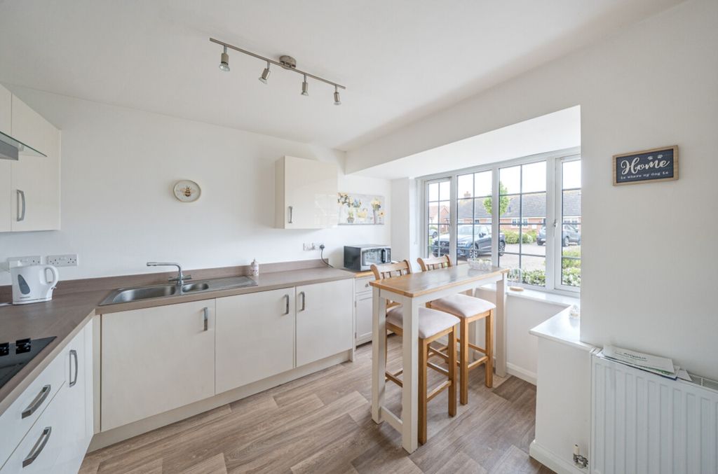Property photo 2 of 10 1293512-6-6825Ec0Bd0Fc3-Arw-1