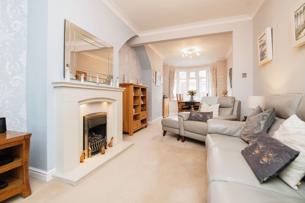 Property photo 3 of 17 Photography