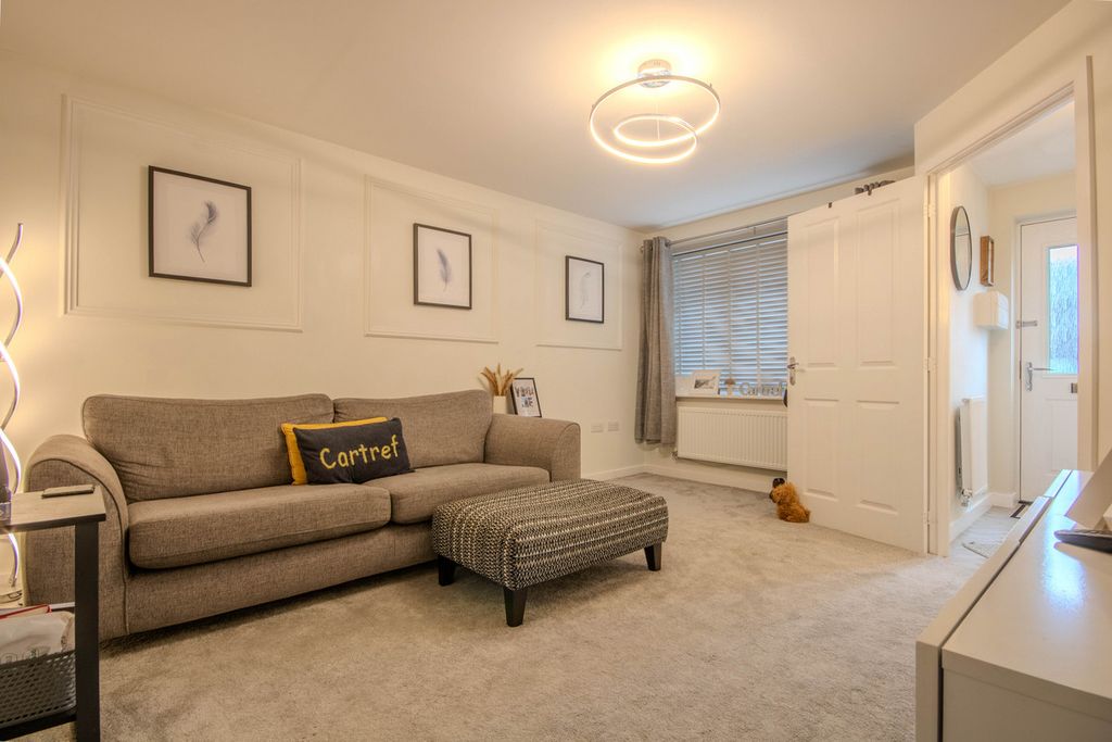 Property photo 3 of 20