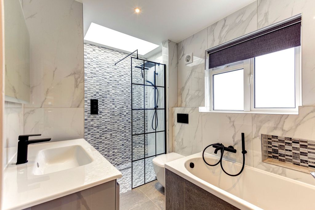 Property photo 3 of 29