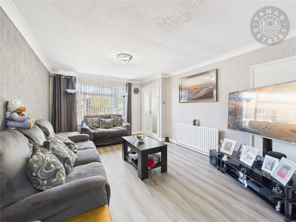 Property photo 2 of 15 Living Room