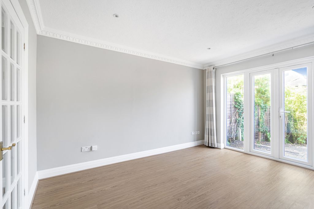 Property photo 2 of 14 12_84922