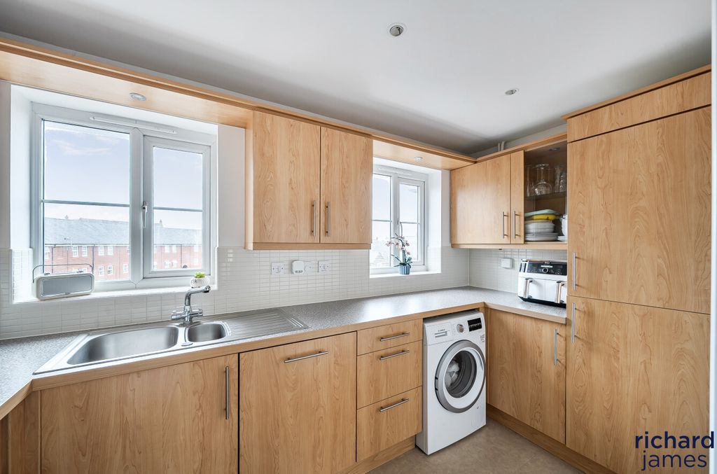 Property photo 2 of 19 92A7B2033B0646Cb9c9Da3Abf78c51A4