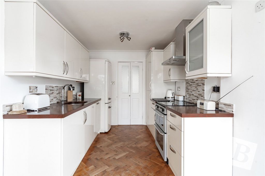 Property photo 2 of 13 Kitchen