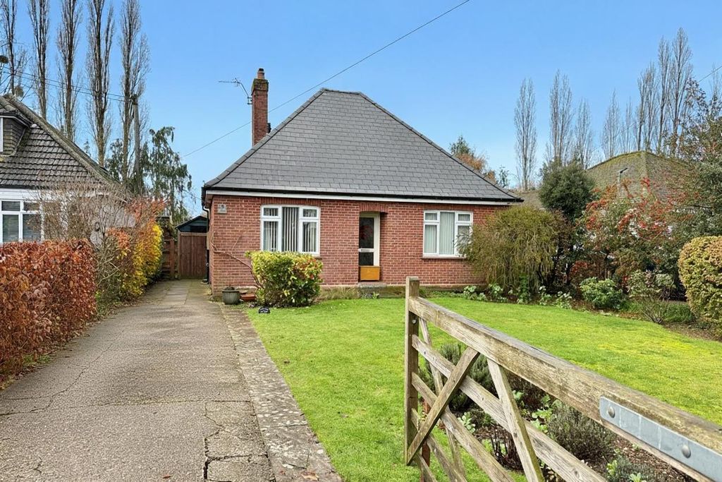 Property photo 1 of 14 2 Bedroom Detached Bungalow