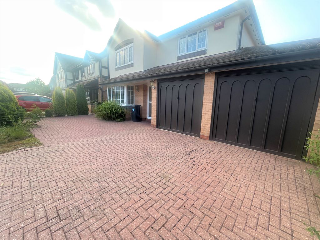 Property photo 2 of 28