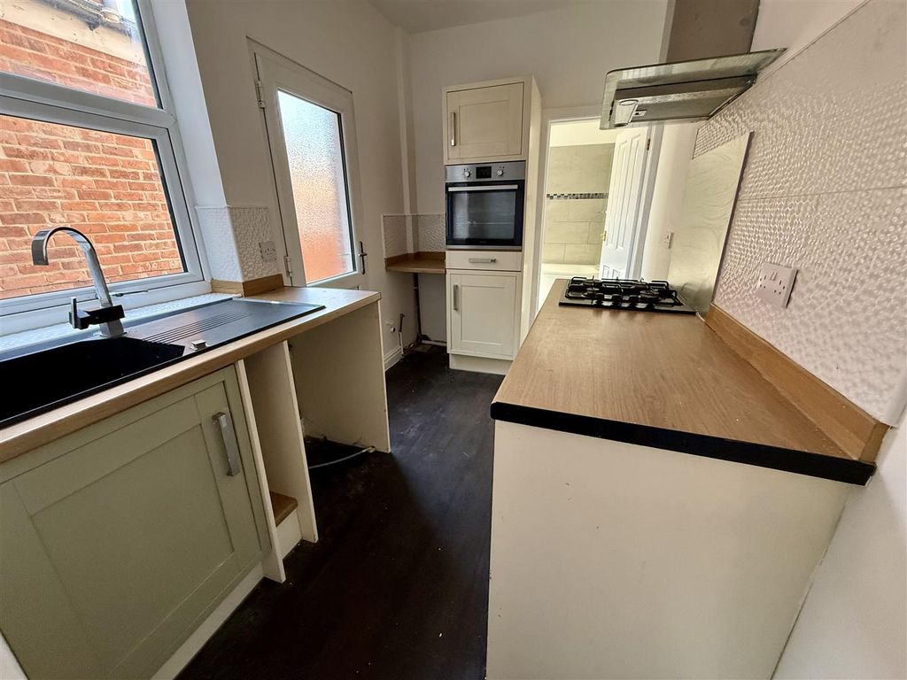 Property photo 2 of 16 Kitchen