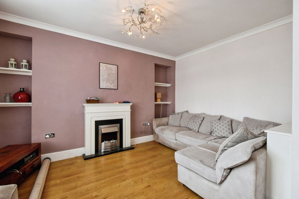 Property photo 3 of 17 Pbox-Img.Jpg