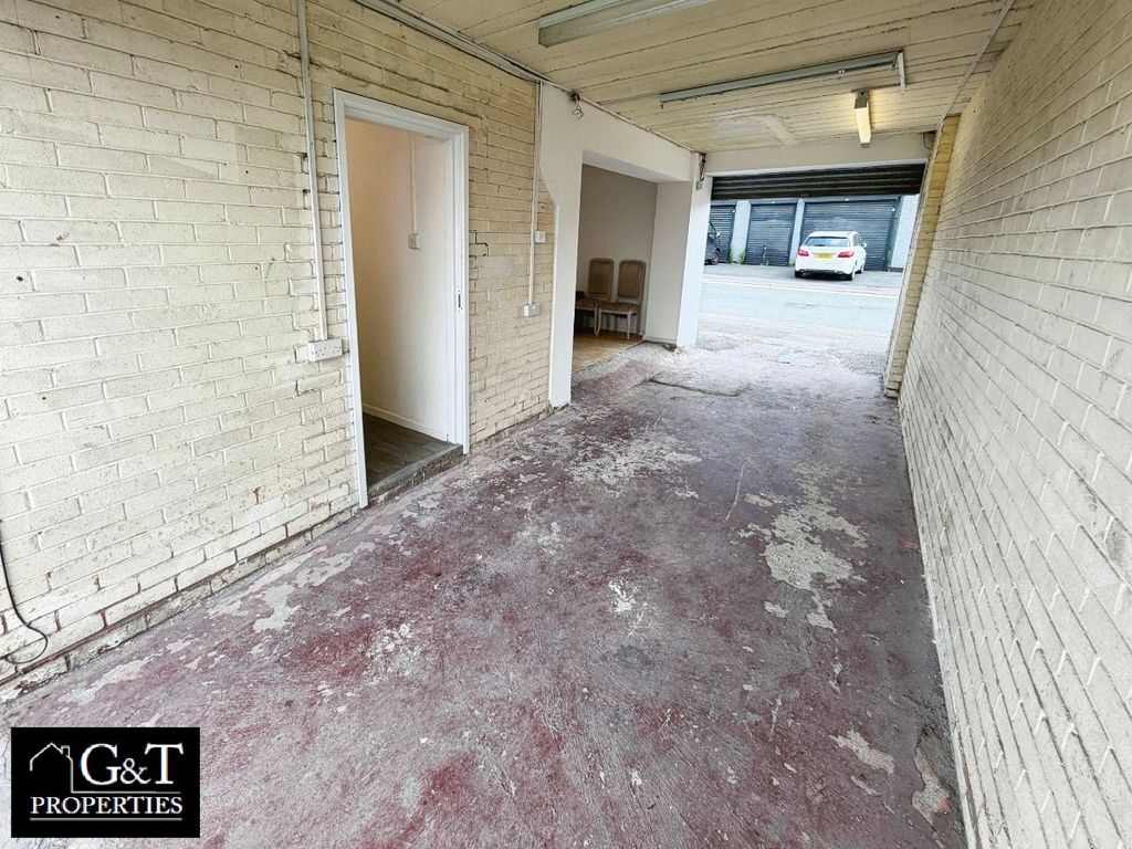 Property photo 3 of 29 Unit/Garage