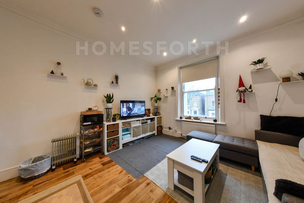 Property photo 1 of 8 Photo 7