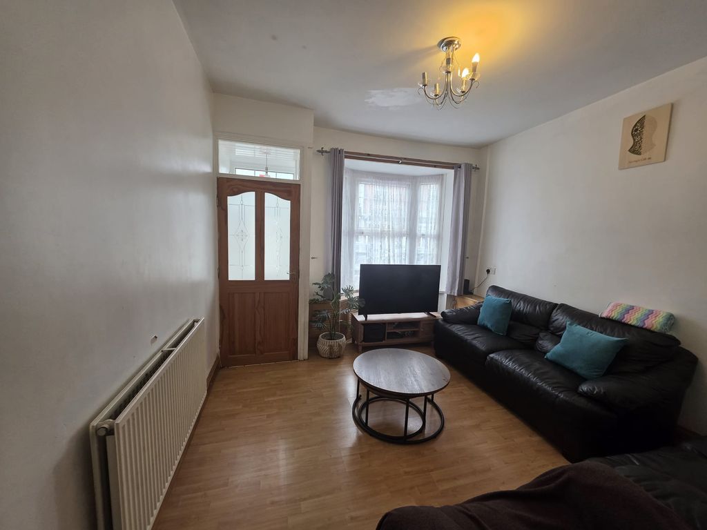 Property photo 2 of 9