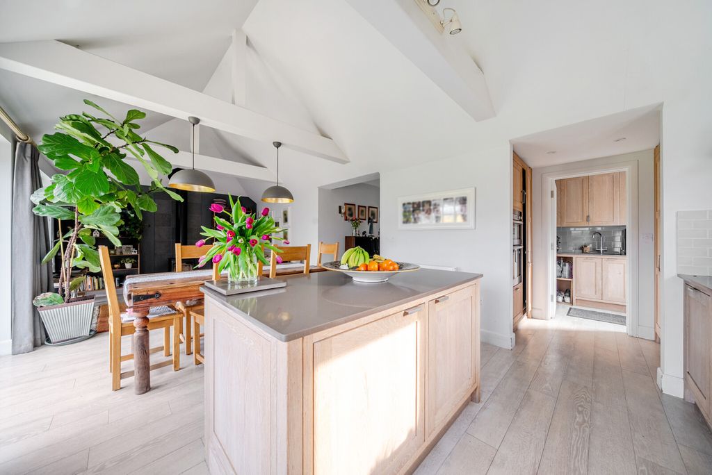 Property photo 3 of 22 Picture 3