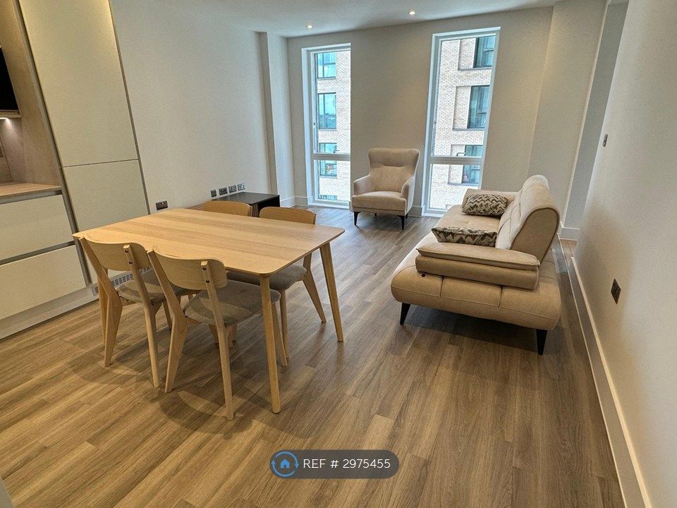 Property photo 1 of 11 Living Room