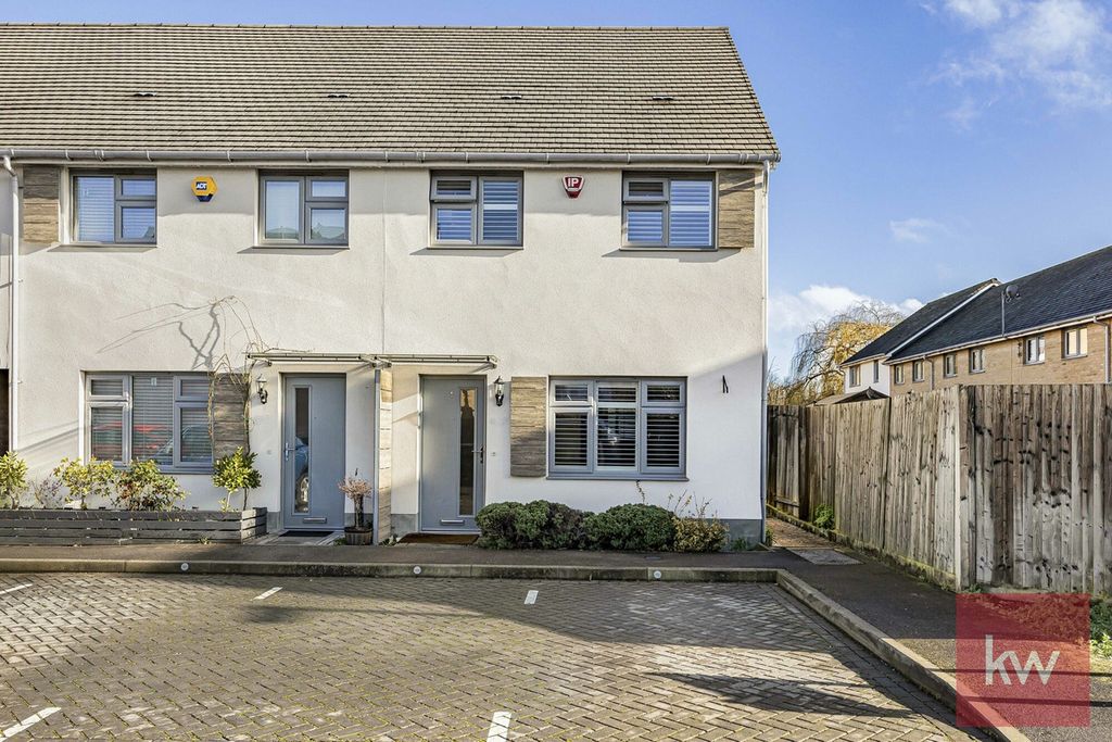 Property photo 1 of 23