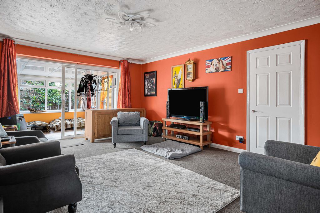 Property photo 2 of 19
