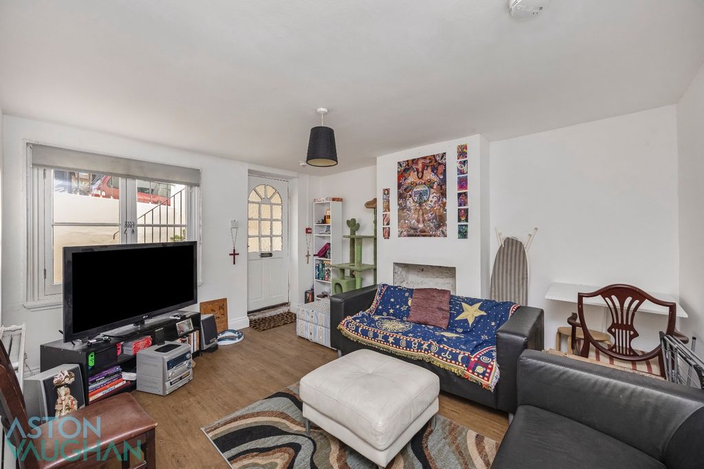 Property photo 3 of 11 4624562