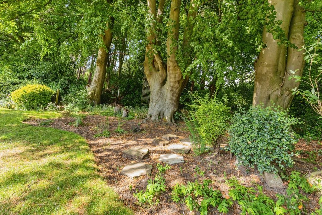 Property photo 3 of 34 Photo