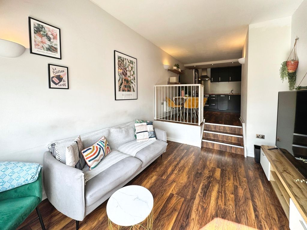 Property photo 2 of 20