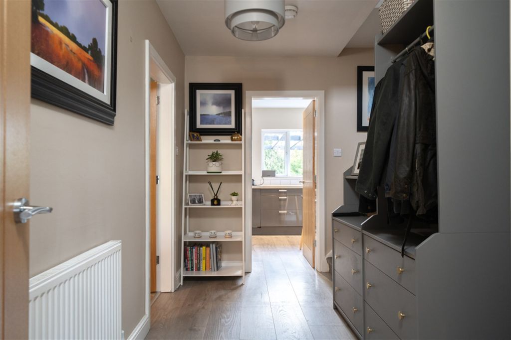 Property photo 2 of 31 Entrance Hallway