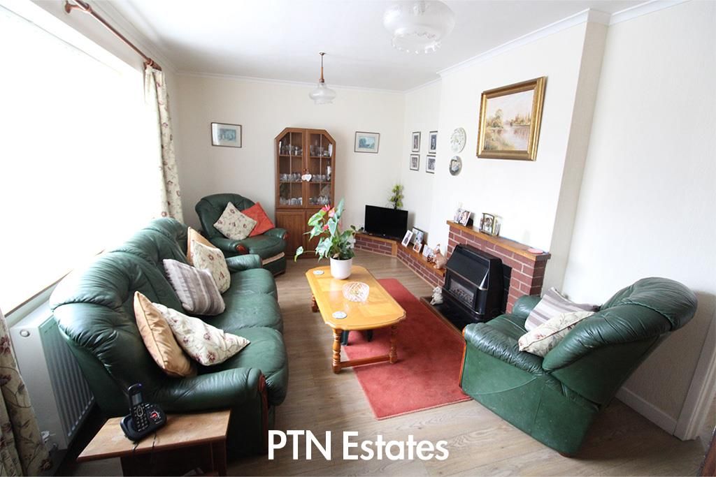 Property photo 2 of 13 Lounge