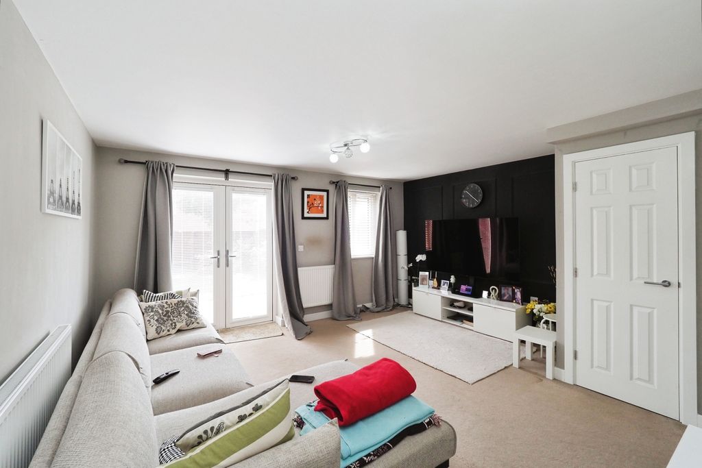 Property photo 3 of 18 Img_2774