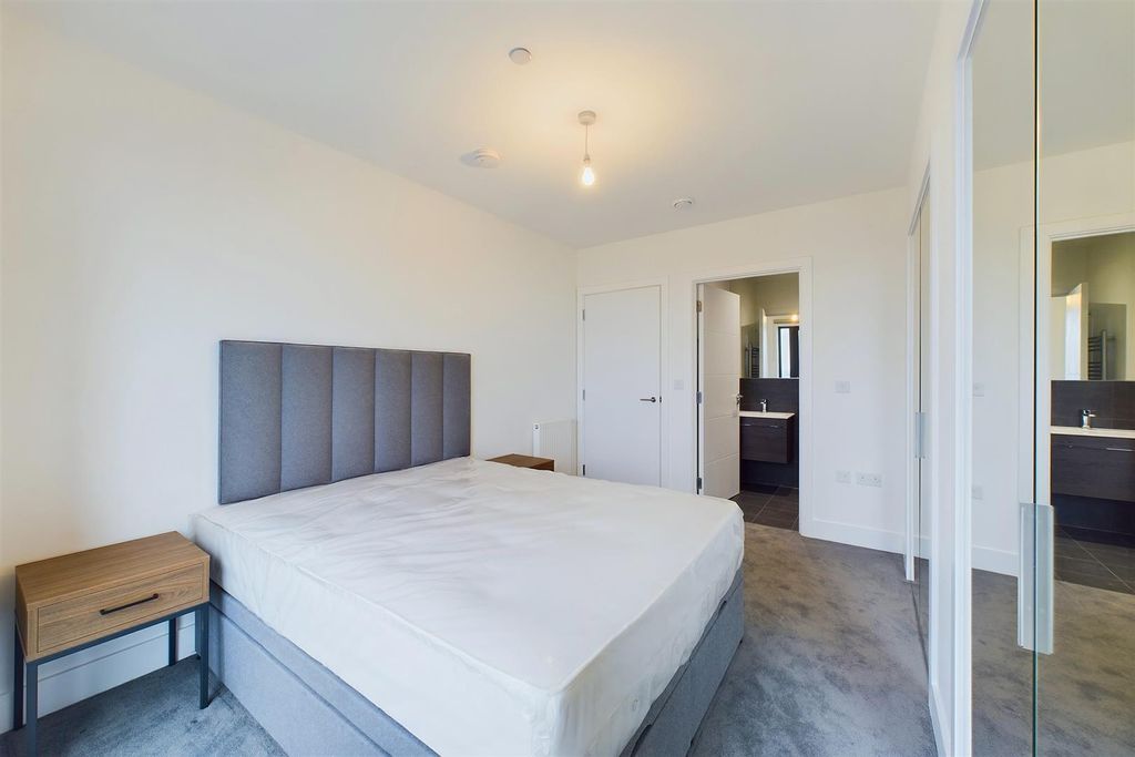 Property photo 3 of 14 Cam02700G0-Pr0237-Still007.Jpg