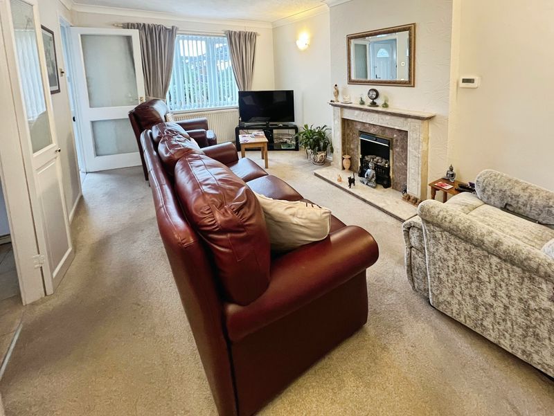 Property photo 2 of 10 Lounge