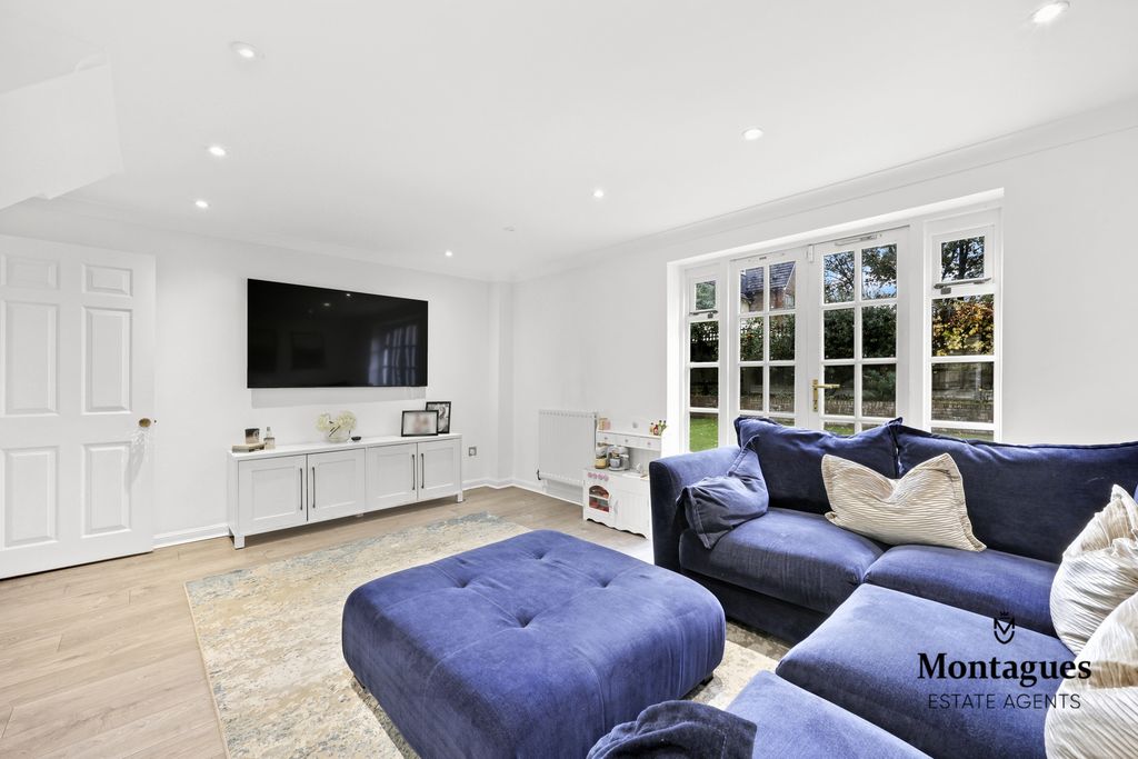 Property photo 2 of 27 Photo 3