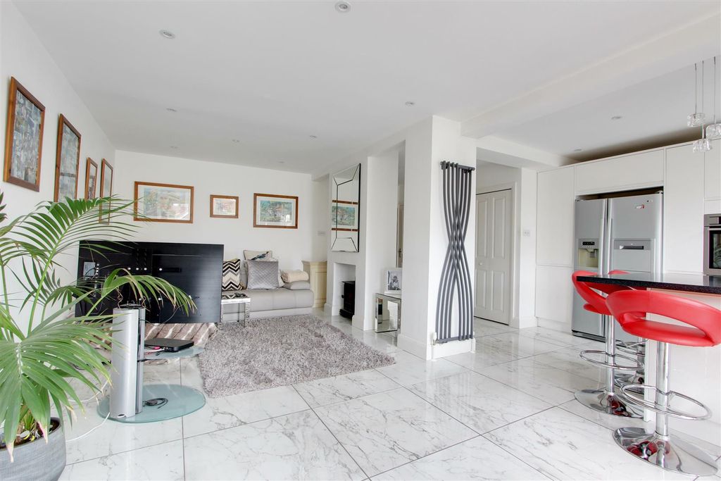 Property photo 3 of 30 Img_7861-Img_7863.Jpg