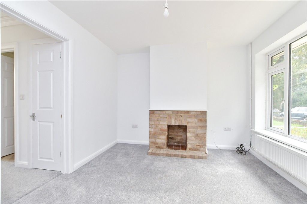 Property photo 1 of 10 Lounge