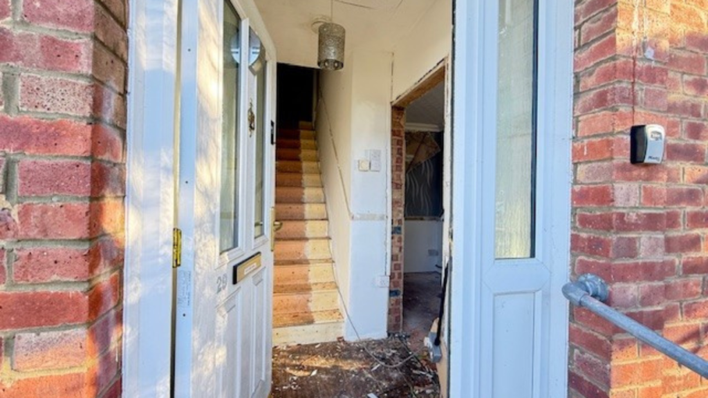 Property photo 2 of 9