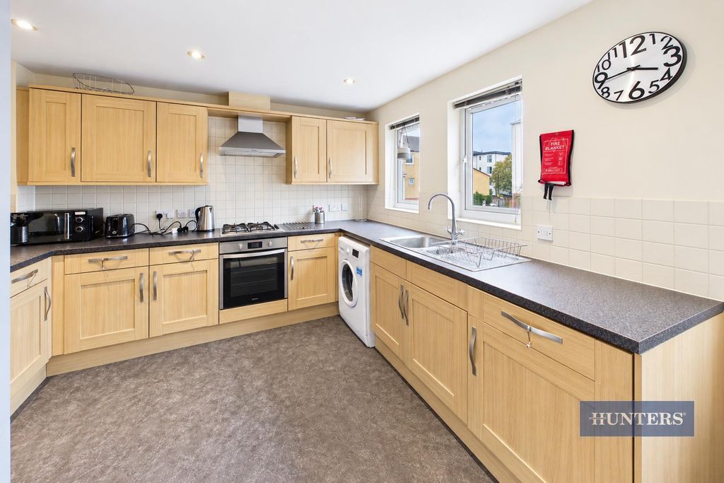 Property photo 2 of 20 Kitchen (2).Png