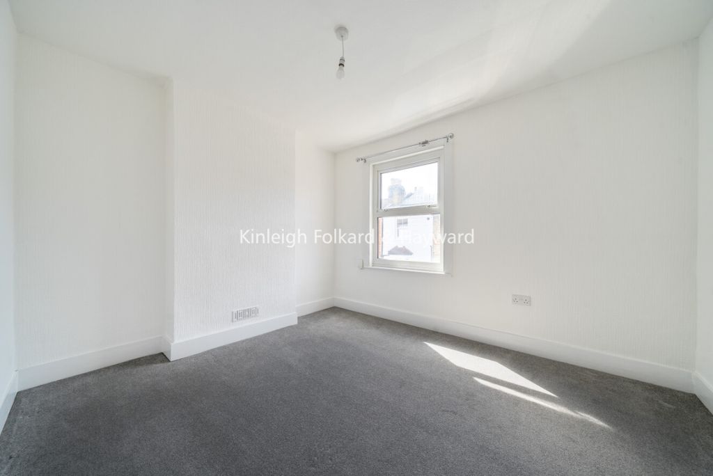 Property photo 3 of 8 506Fb6d5-7959-41F5-A