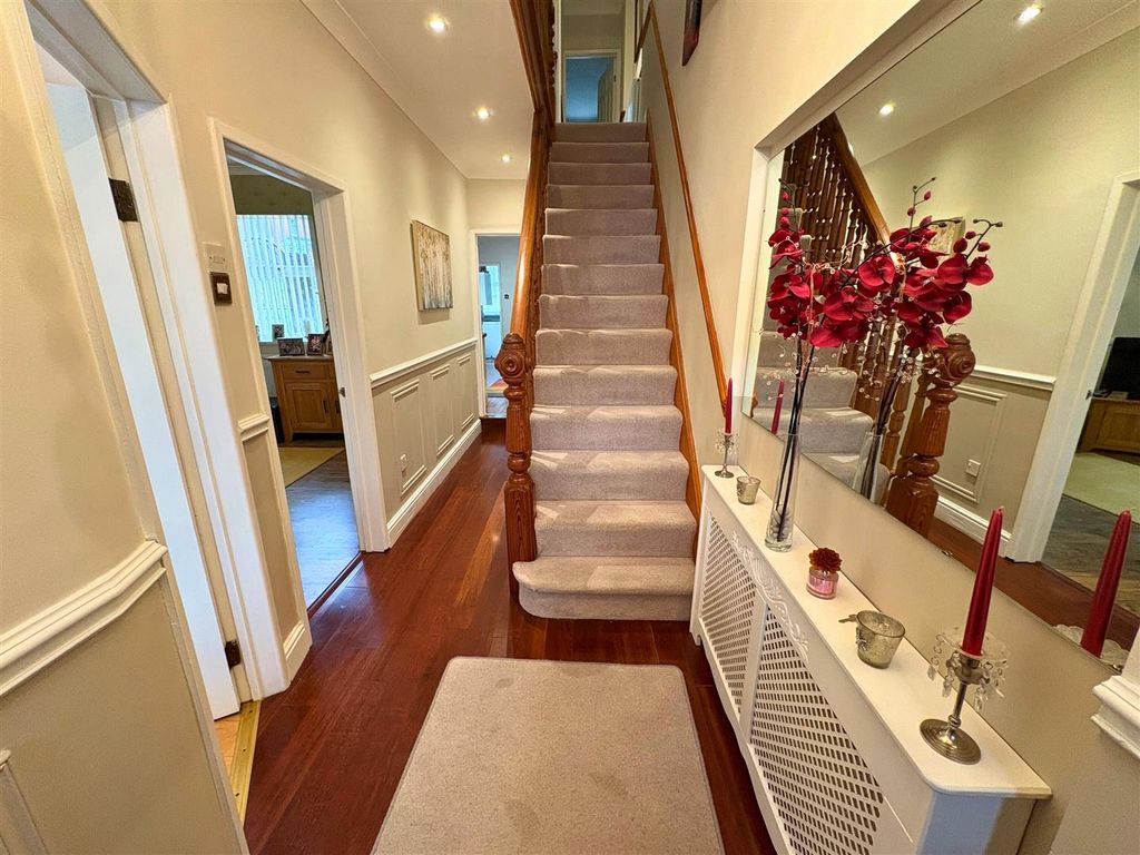 Property photo 3 of 35 Hallway