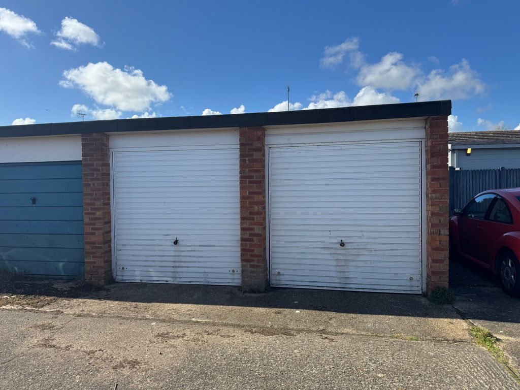Property photo 1 of 2