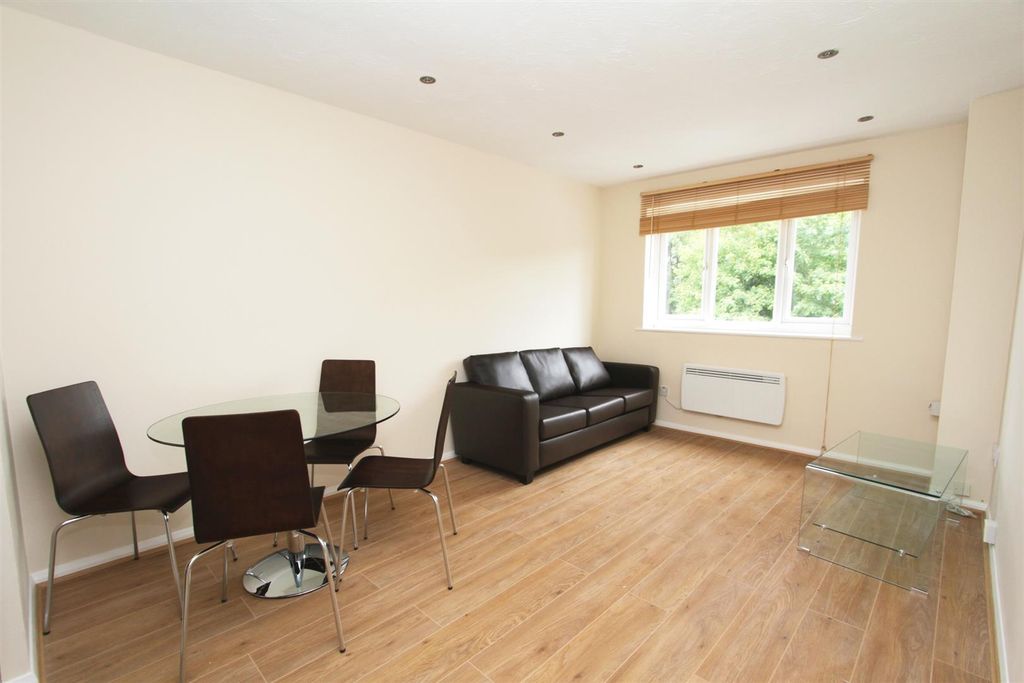 Property photo 3 of 9 30 Mavis (4).Jpg