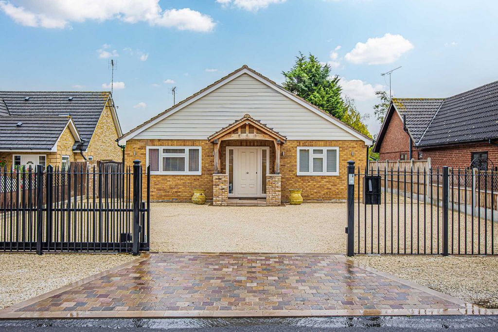 Property photo 1 of 36