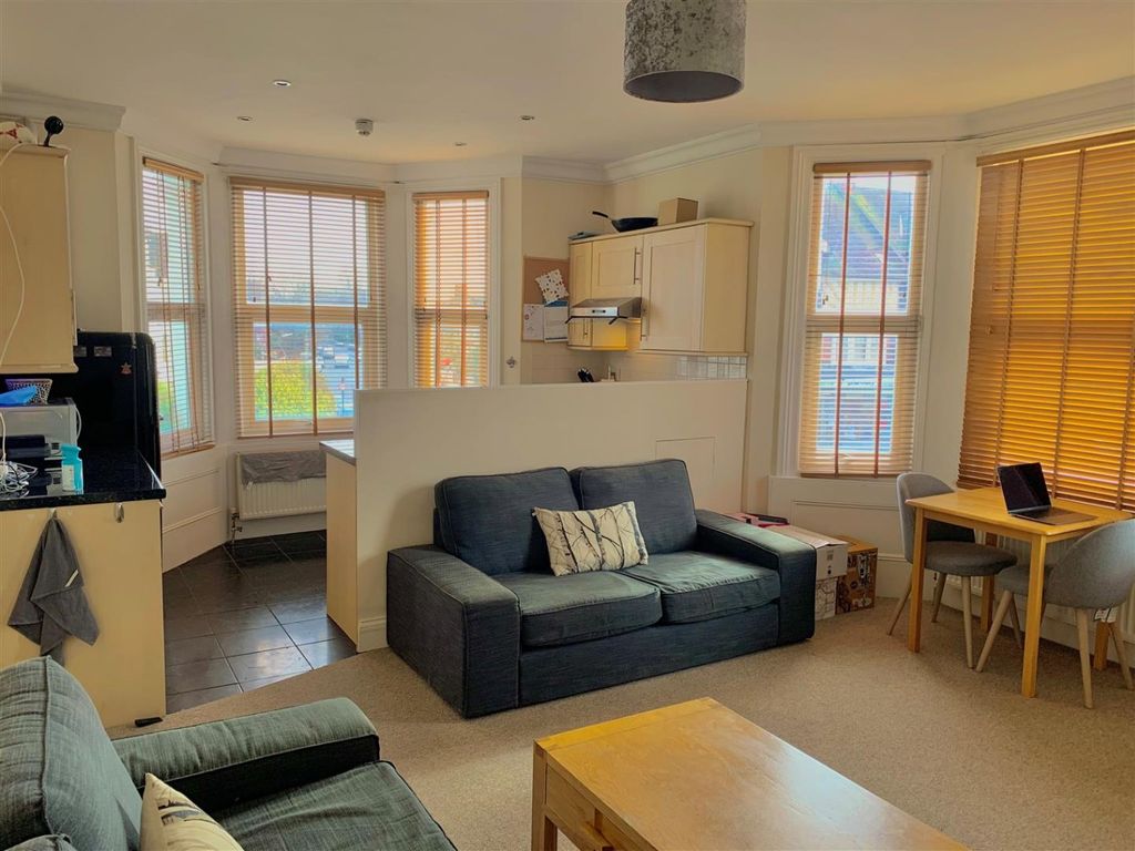 Property photo 2 of 15 4612551