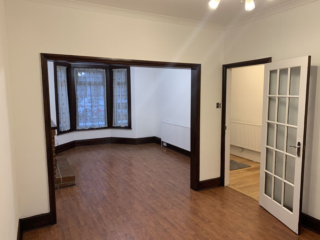 Property photo 3 of 9 Picture 3