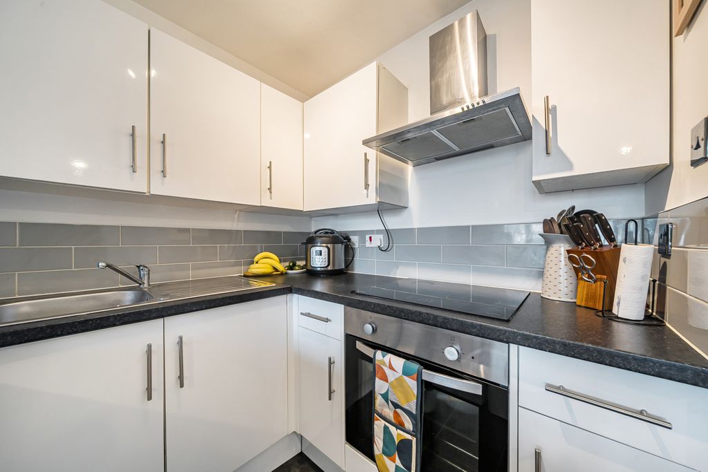 Property photo 2 of 7 1415629-5-69945c7...