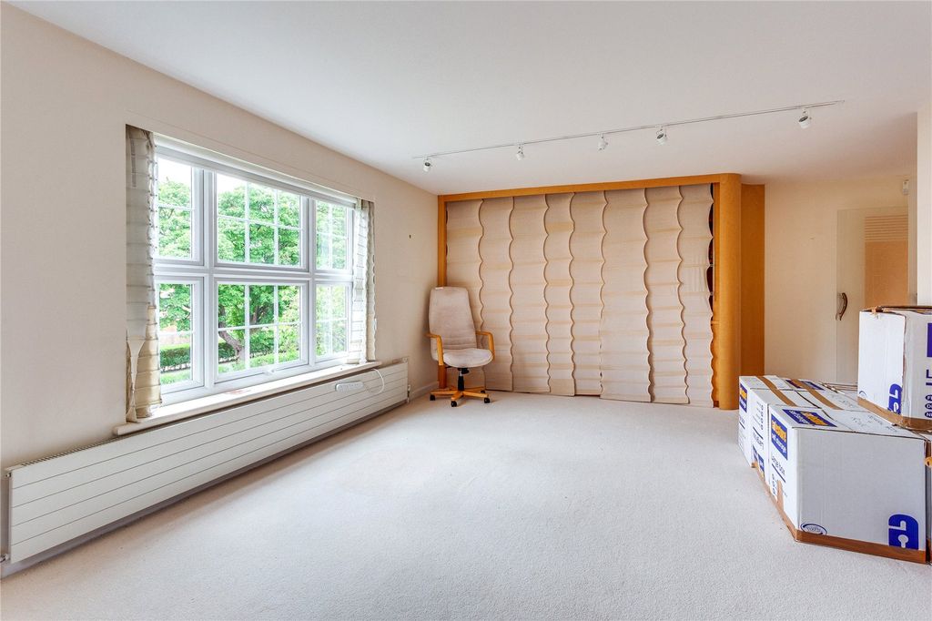 Additional image 6 of 2 bed flat for salePhyllis Court Drive, Henley-On-Thames, Oxfordshire RG9