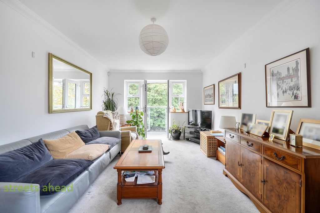 Property photo 3 of 14 256A278c-5Ecc-4Fb...