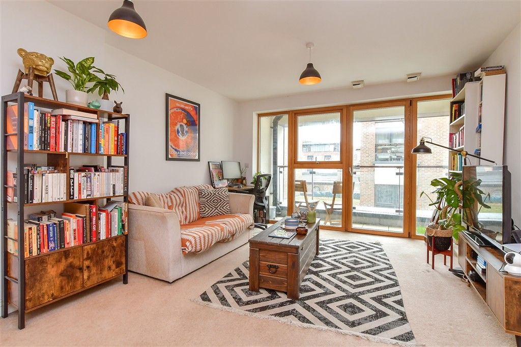 Property photo 2 of 8 Lounge/ Kitchen