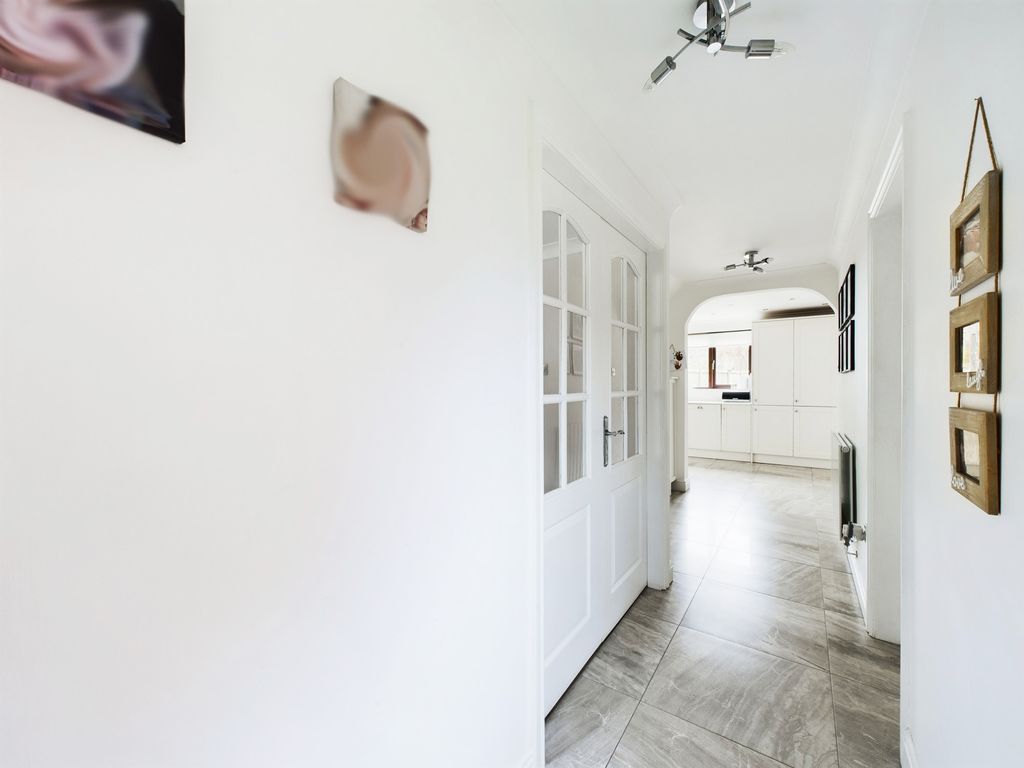 Property photo 3 of 33