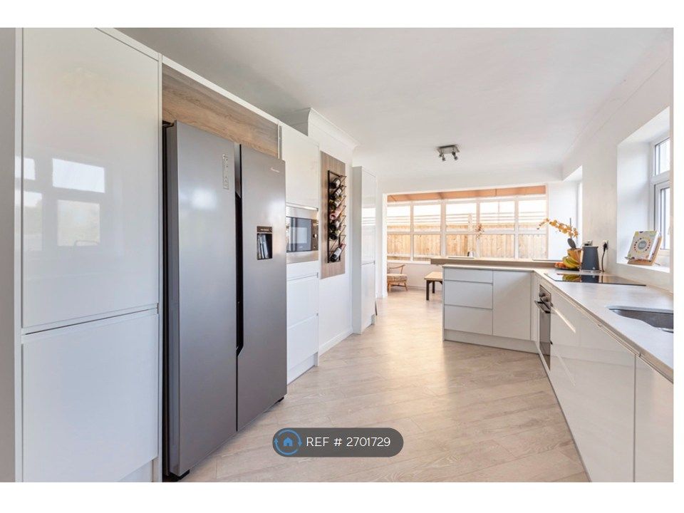 Property photo 3 of 8 Huge Kitchen Diner