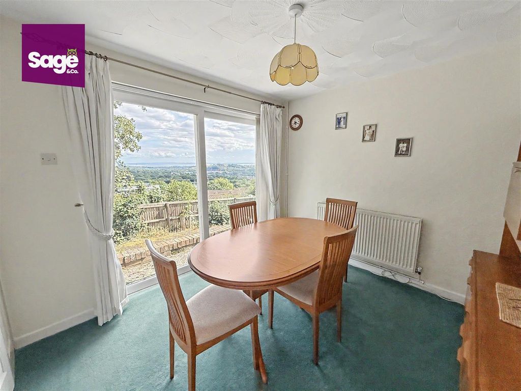 Property photo 3 of 28